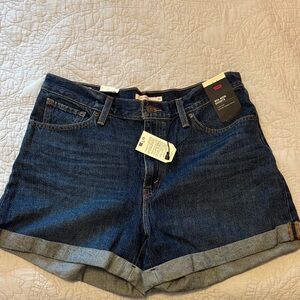 Levi’s 80s Mom Shorts